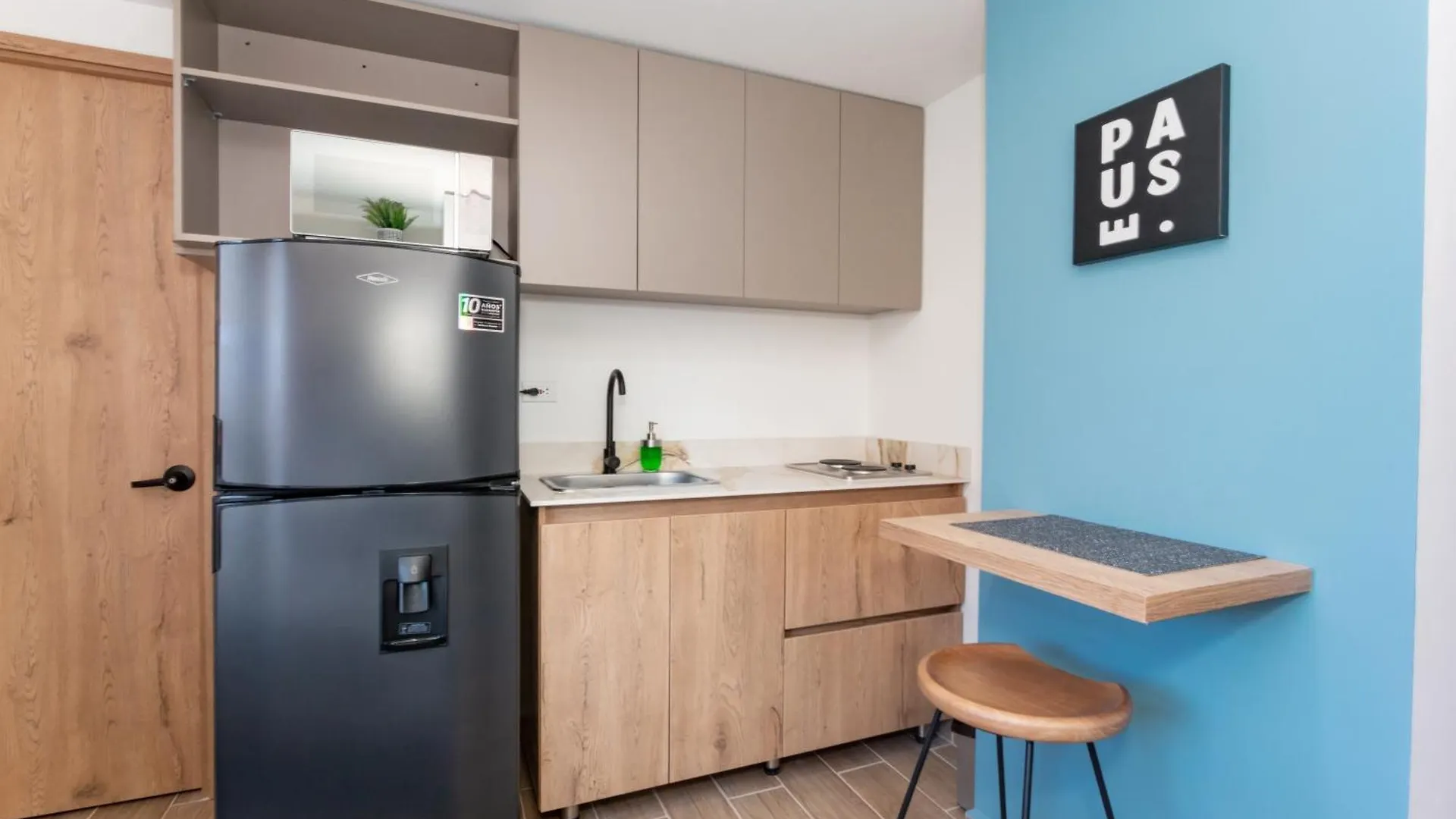 Apartment 81L1 Acogedor Loft Para Viajeros Solitarios En Ubicacion Estrategica Medellin