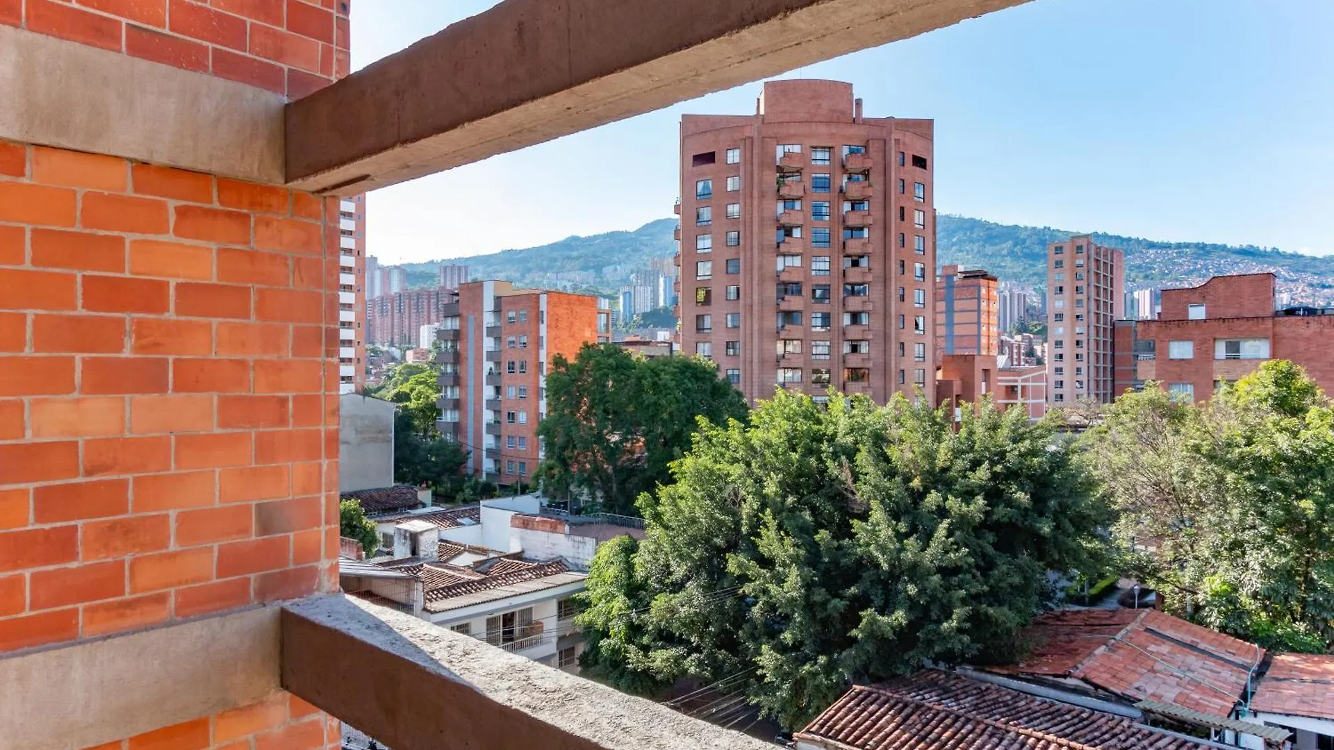 81L1 Acogedor Loft Para Viajeros Solitarios En Ubicacion Estrategica Medellin Apartment